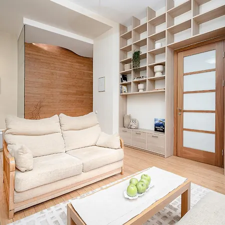 Cozy 2-bedroom - 4 *