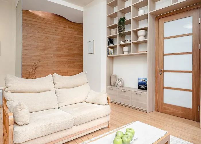 Cozy 2-bedroom - 4 *