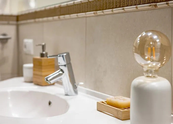 Cozy 2-bedroom - 4 アパート *